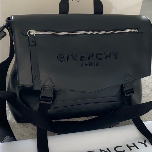 Givenchy oversized leather messenger - Picture 3 of 8